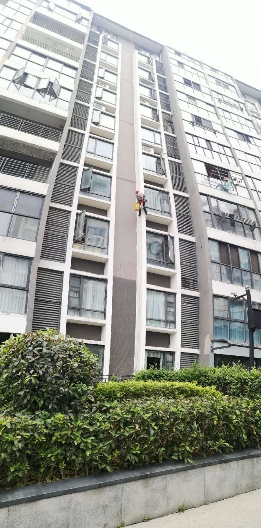 国韵村5—2—401后面外墙防水