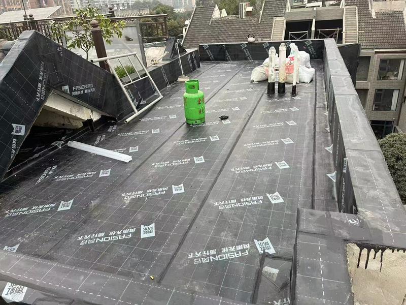 解决水泥屋面漏水的几种方法